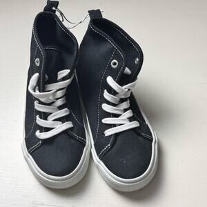 Old Navy Kids Black and White Lace Up Canvas High-Top Sneakers Sz 12 NWT